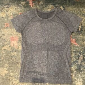 Athleta momentum seamless tee women medium